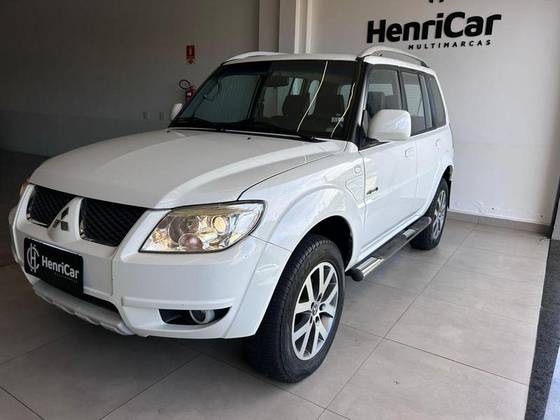 MITSUBISHI PAJERO TR4 2.0 4X4 16V 140CV FLEX 4P AUTOMÁTICO MITSUBISHI PAJERO TR4 2.0 4X4 16V 140CV FLEX 4P AUTOMÁTICO
